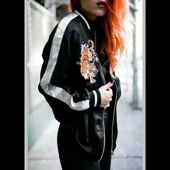H&M Oriental Black Tiger Satin Bomber Jacket ASO 8 - Picture 4 of 8